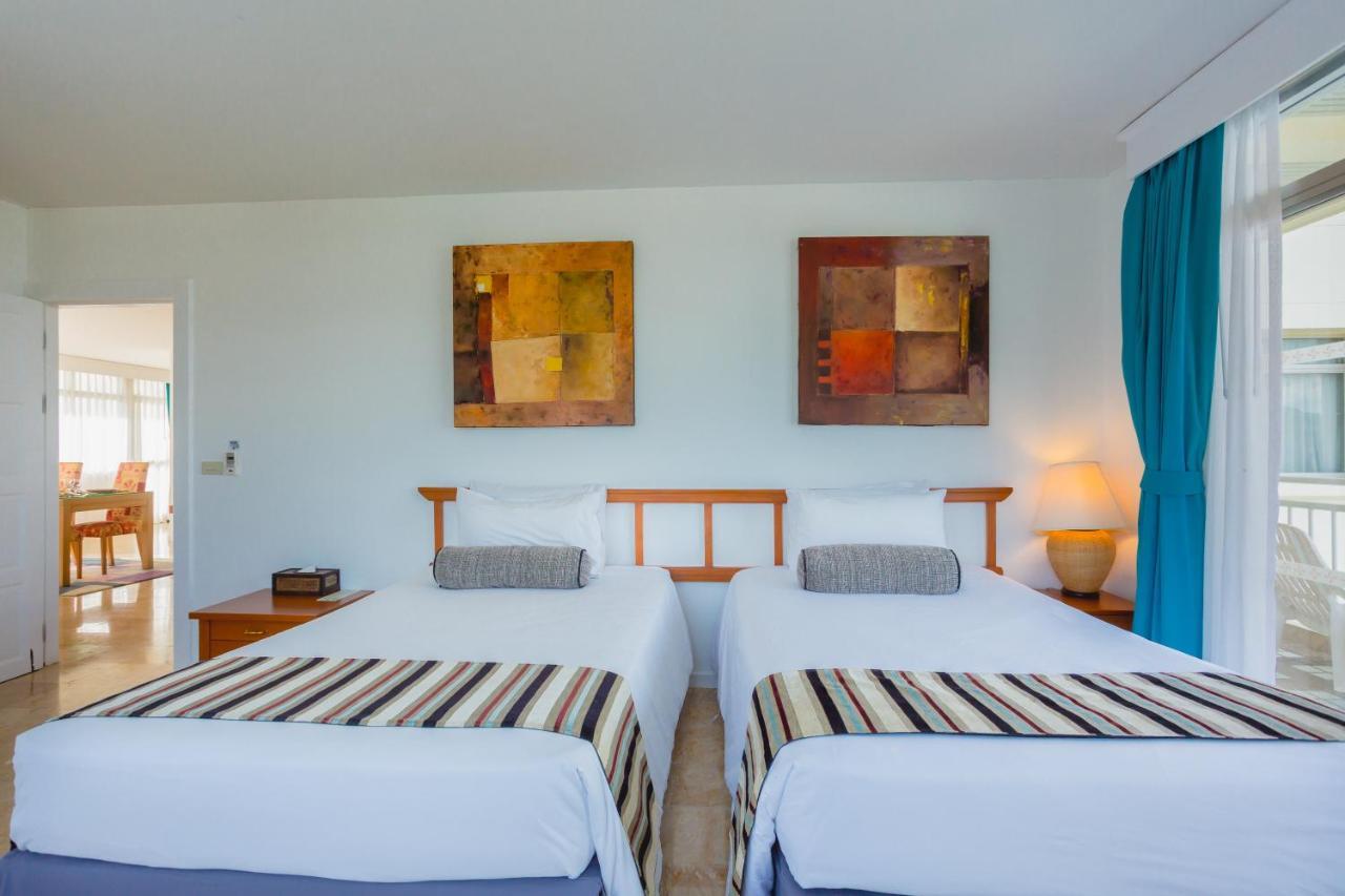 Waterfront Suites Phuket By Centara Karon Exterior photo