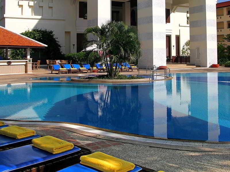 Waterfront Suites Phuket By Centara Karon Exterior photo